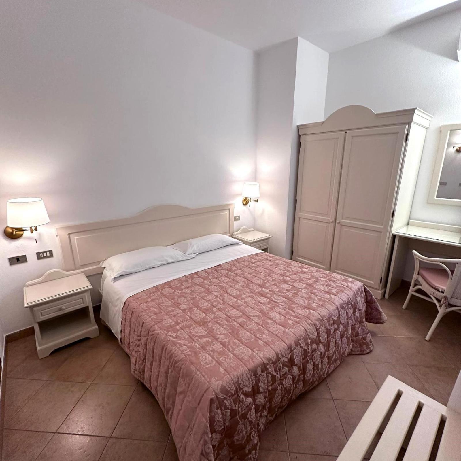 Hotel Terranova Olbia Kültér fotó
